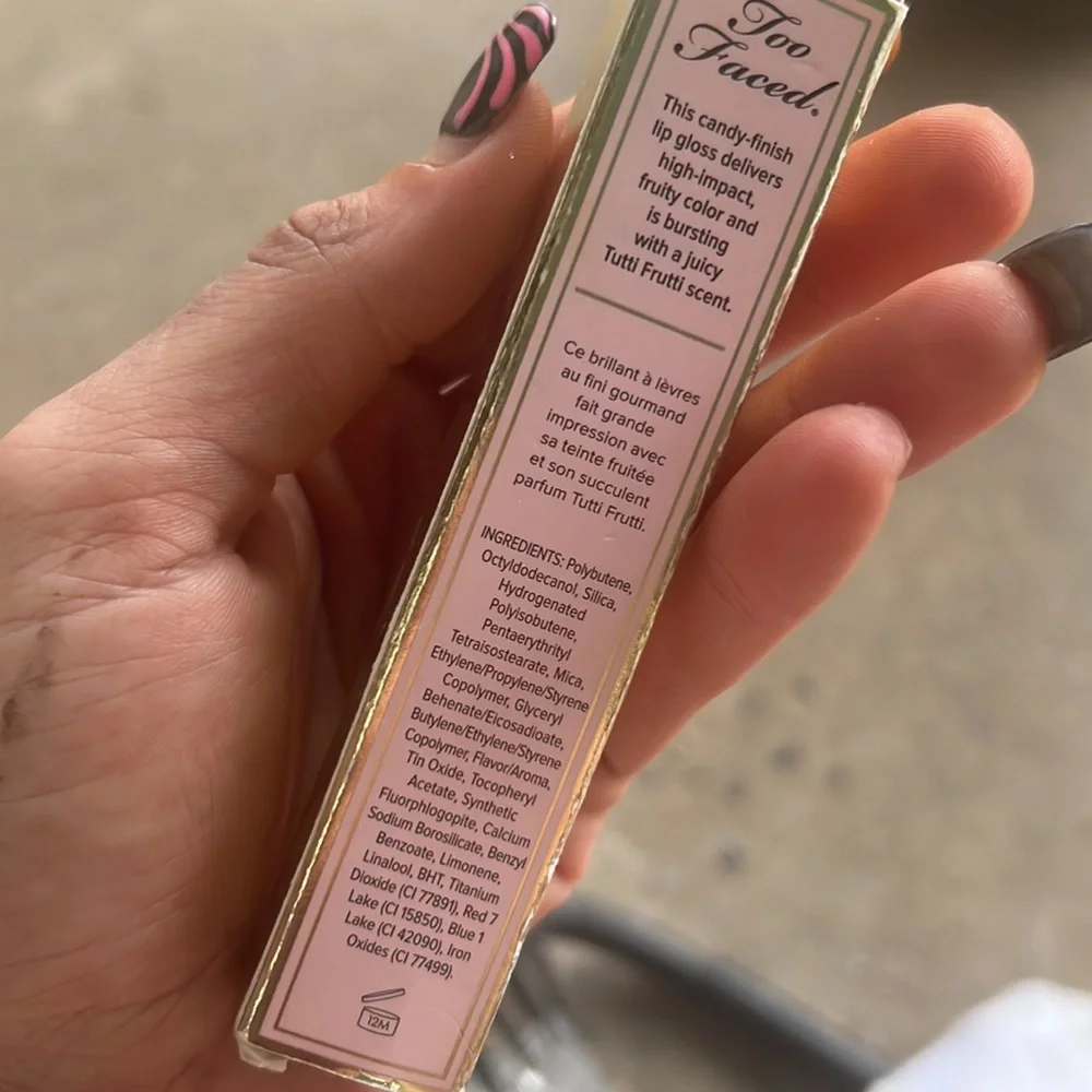 ♣️🌙Too Faced Who Gives A Fig Tutti Frutti Lip Glaze